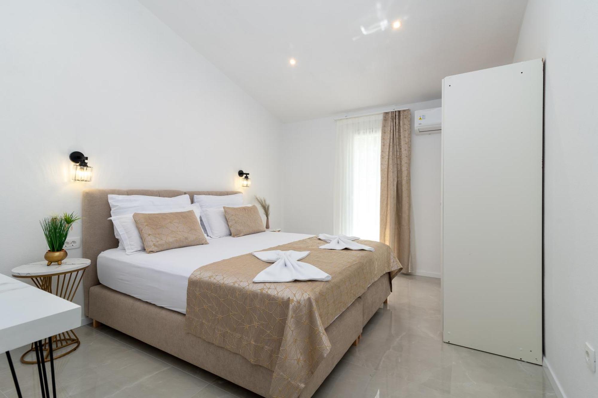 Apartment Katarina Трогир Екстериор снимка