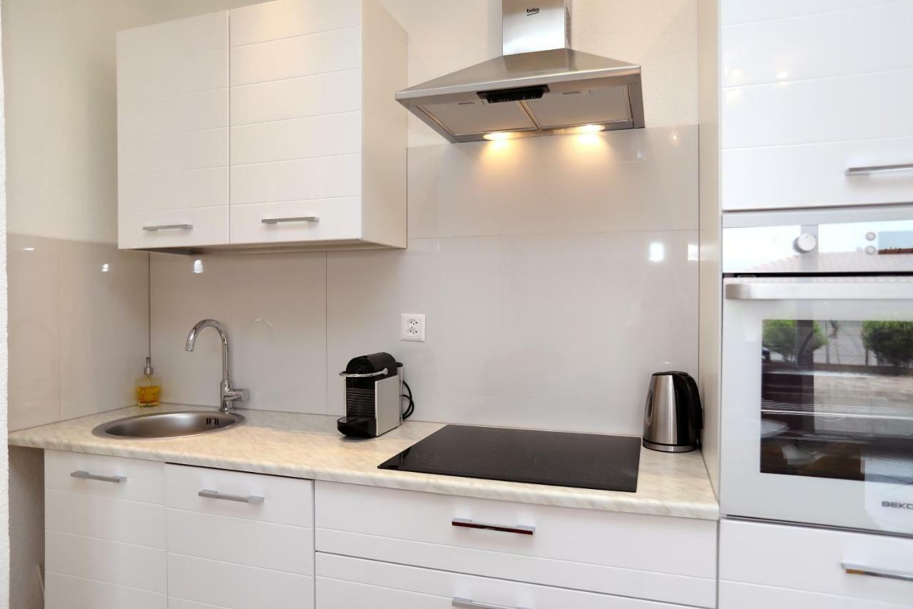 Apartment Katarina Трогир Екстериор снимка