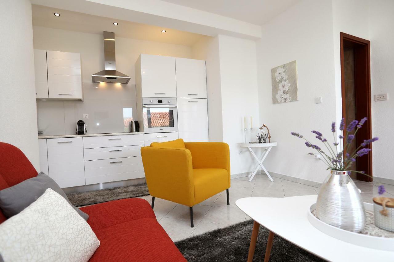 Apartment Katarina Трогир Екстериор снимка